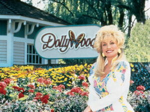 Dolly-Parton-at-dollywood