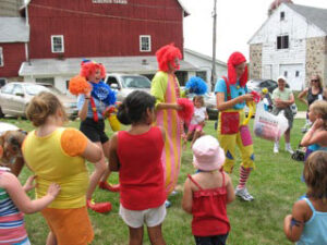 Clowns entertain kids at the Seidemann Family Reunion.